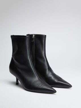 Guess Black Pointed-Toe Kitten Heel Ankle Boots